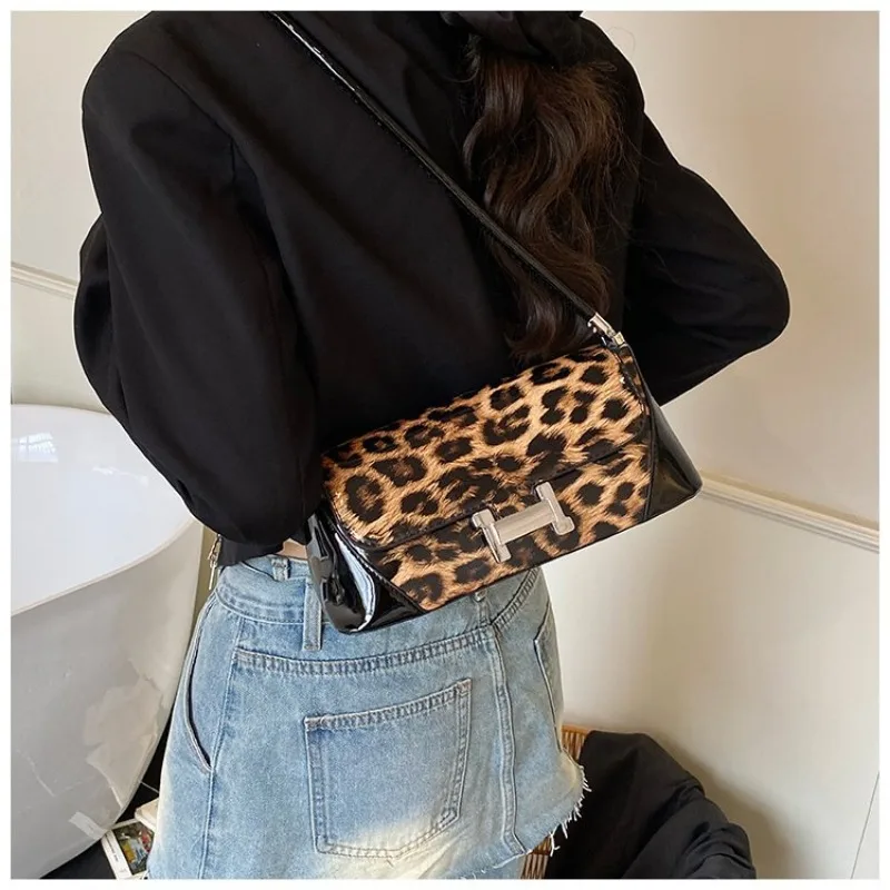 

Женская легкая сумочка, удобная для переноски конструкция для путешествий и осмотра достопримечательностей, бесплатно