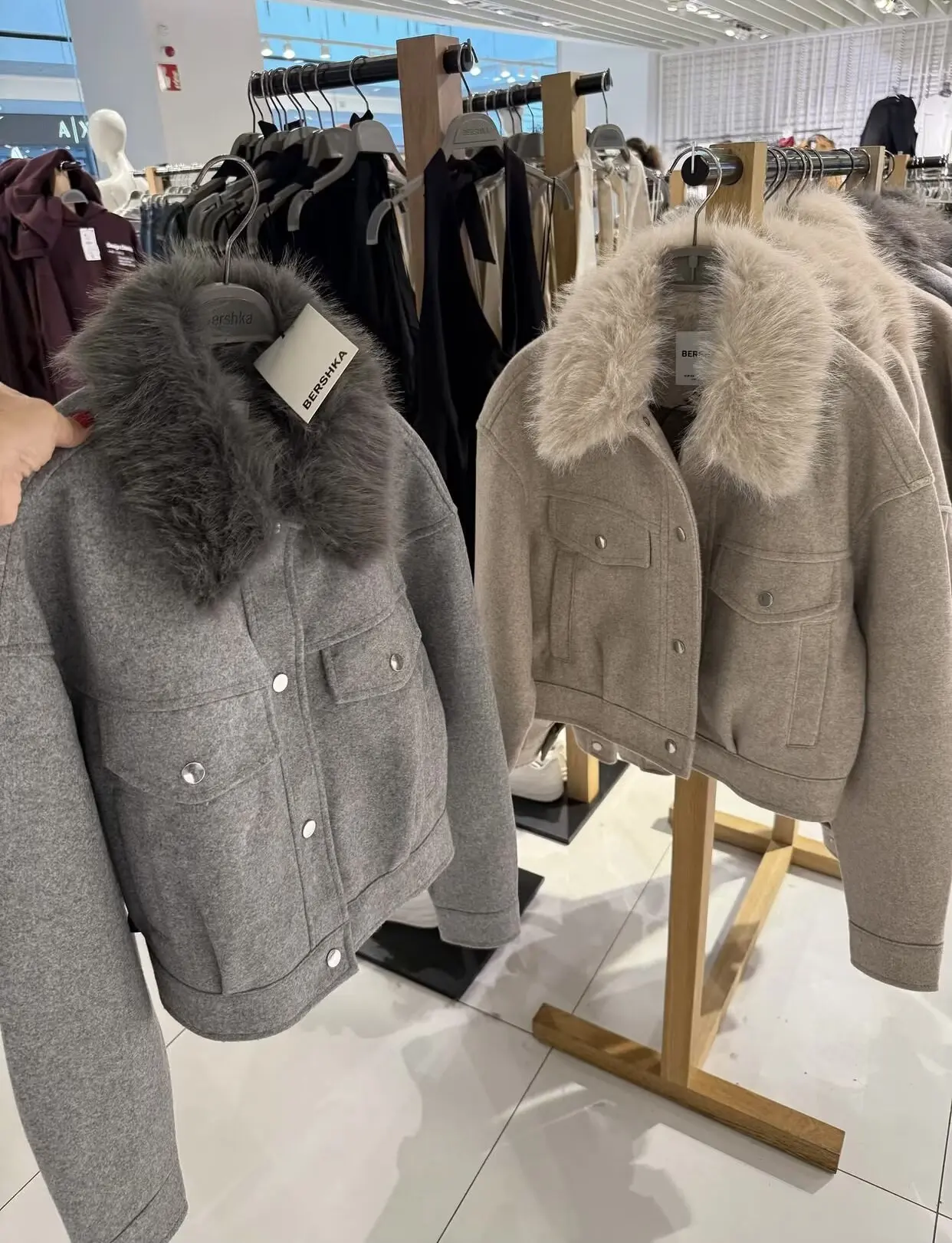 

HH женские осенние элегантные пальто из шерстяного материала с меховым воротником и длинными рукавами, мягкие однотонные модные уличные женские винтажные кардиганы