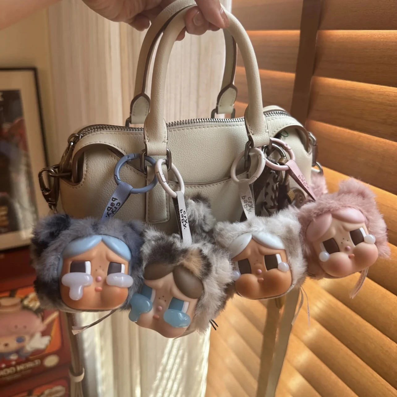泣き虫ワイルドだがキューティーシリーズビニールペンダントブラインドボックス甘いかわいいキーホルダーかわいいバッグペンダント装飾誕生日ギフト