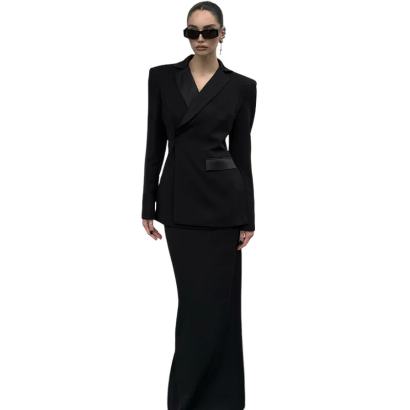 2025 Autunno E Inverno Abbigliamento Donna Nuovo Alla Moda E Sexy Backless Tinta Unita Abito a maniche lunghe Sottile Gonna Divisa Vestito