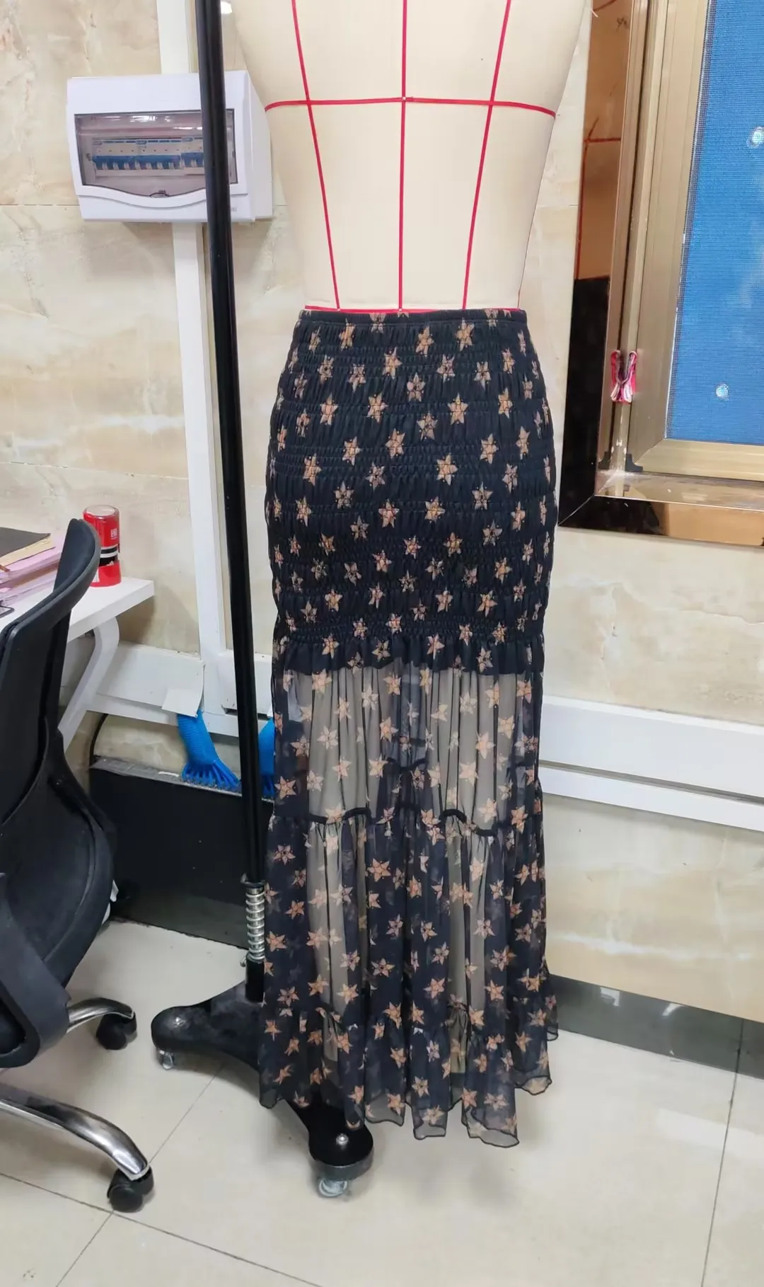 

Women Long Tiered Skirt Star Print Elastic Waist A-line Casual Ruffle Skirt Summer Streetwear Sheer Flowy Skirts for Women