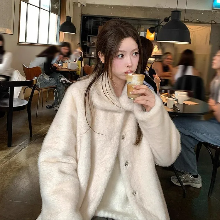 

Women Faux Fur Coat Solid Short Jacket Turndown Collar Long Sleeve Single Breasted Thick Loose Elegant Casual Autumn Winter 2026