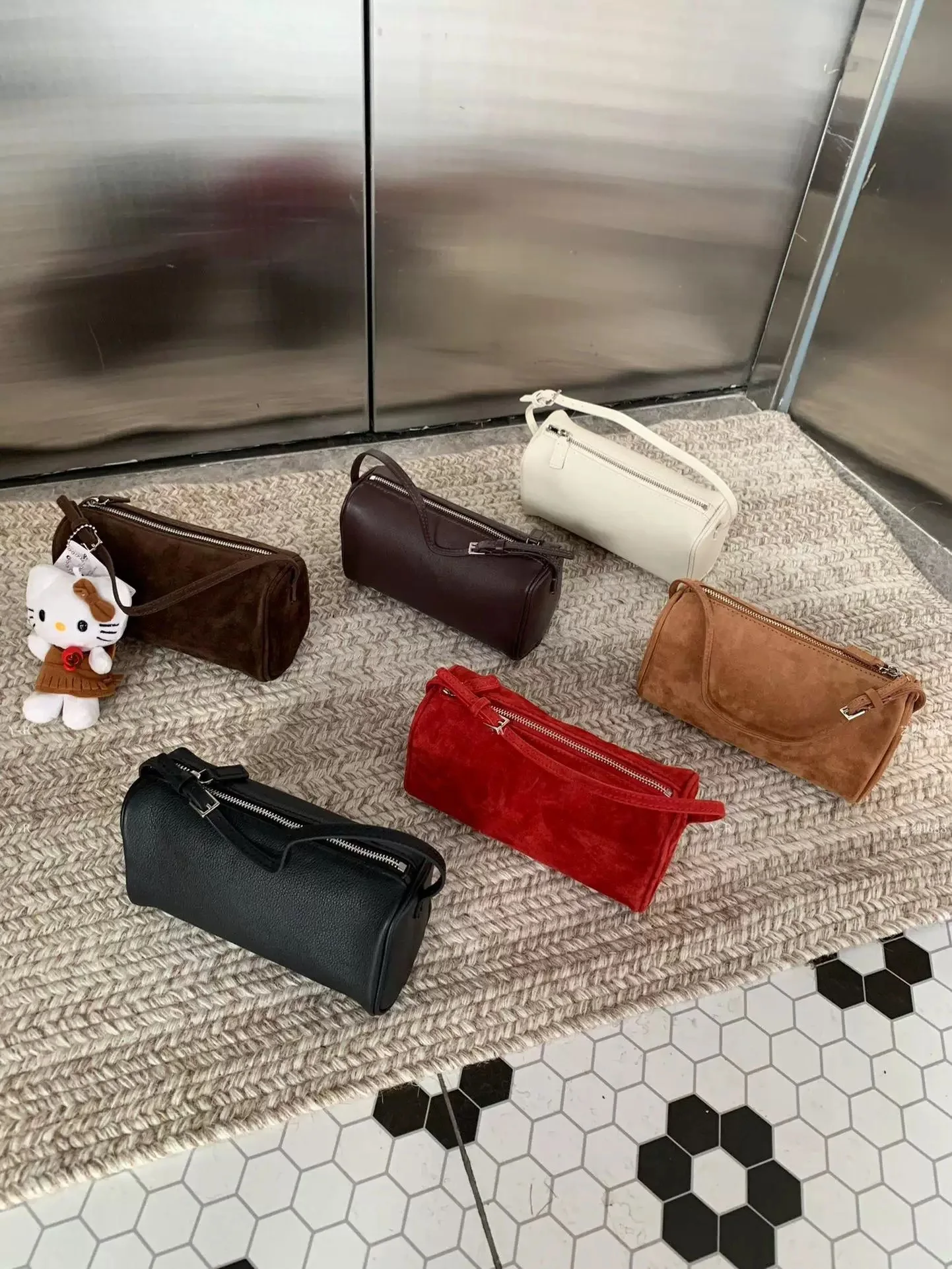 

Leather Pen Holder Bag Women's Handbag Crossbody Bag Simple Design Red Handheld Bag Stylish Trendy Underarm Bag for Youth