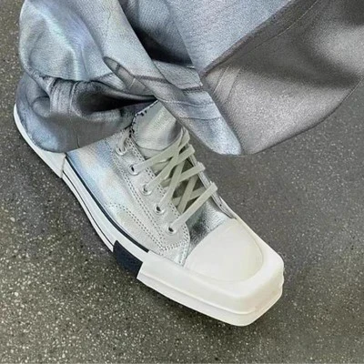 Kwadratowa głowa błyszczące brezentowe buty kobiety moda grube dno zasznurować trampki 2023 nowy Unisex Street Style Slim buty deskorolkowe