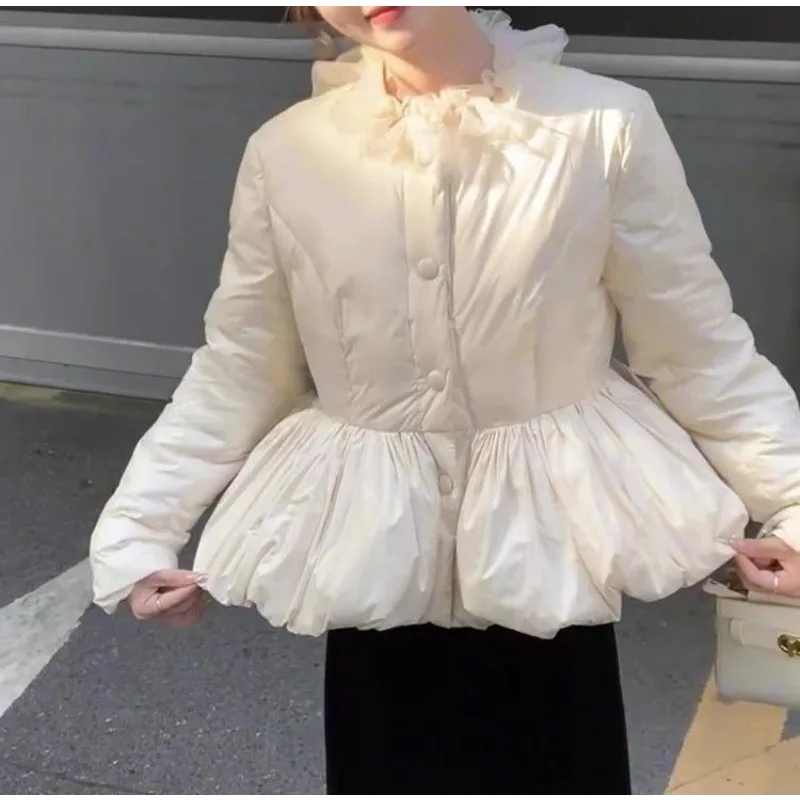 

Новый стиль зимы 2025 года: элегантная куртка на хлопковой подкладке с цветочным бутоном, легкое роскошное теплое стеганое толстое пальто.