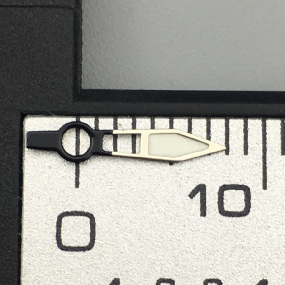 シルバー黒赤針 NH34 NH35 4R35 NH36 4R36 7S36 7002 7009 ムーブメント時計針緑発光