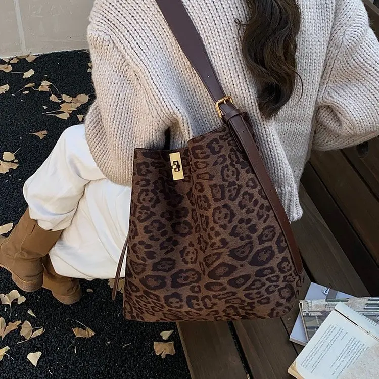 

​​2025 New Vintage Tote Bag for Women, Retro Print Underarm Purse, Multi-way Crossbody Bag for Daily & Commute​ Bags for Women