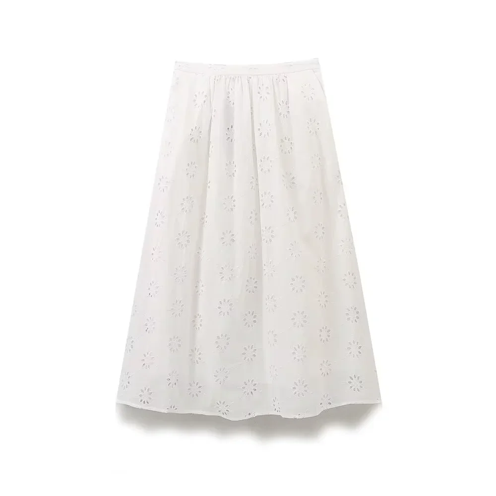 French hollowed out embroidered A-line skirt for women with a summer design sense niche white loose and versatile mid length sk