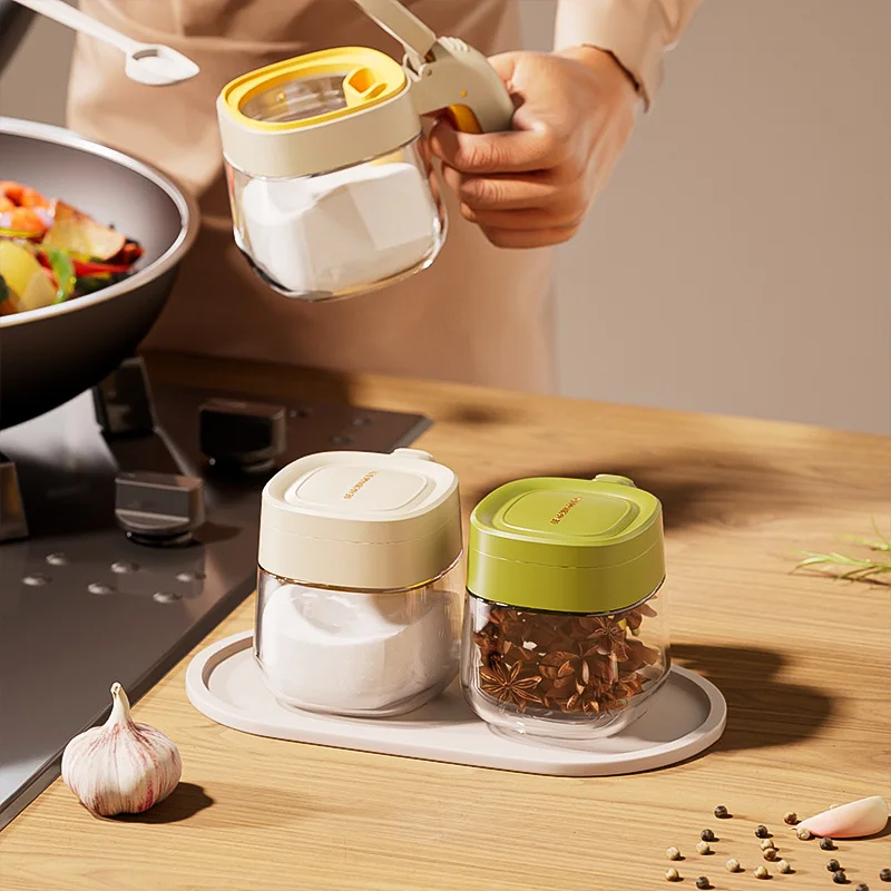 Creative One Touch Open Close Kitchen Spice Jar with Handle Flip Lid Transparent Glass Spice Container with Spoon