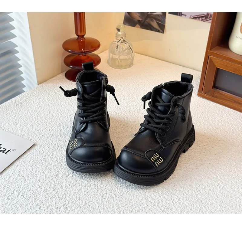 الفتيات المخملية أحذية بوت قصيرة الخريف/الشتاء 2025 مجموعة جديدة أحذية قطنية للأطفال الفتيات الجانب سستة أحذية متعددة الاستخدامات