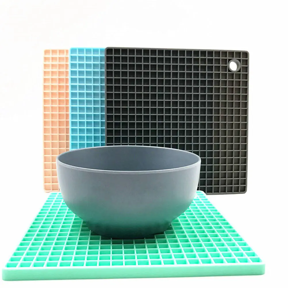 2Pcs Silicone Placemat Set Grid Pattern Heat Resistant Coaster Mat for Table Protection Scratch Stain Prevention Home Kitchen