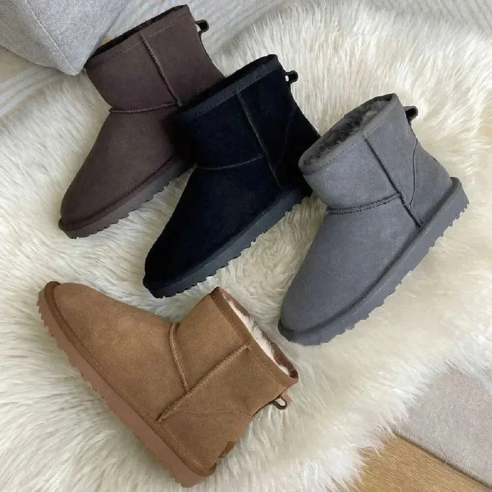 2025 Ultra Mini Snow Boots Women Unisex Luxury Tasman Winter Slippers Leather Fur Slides Chestnut Sheepskin Platform Wool Shoes