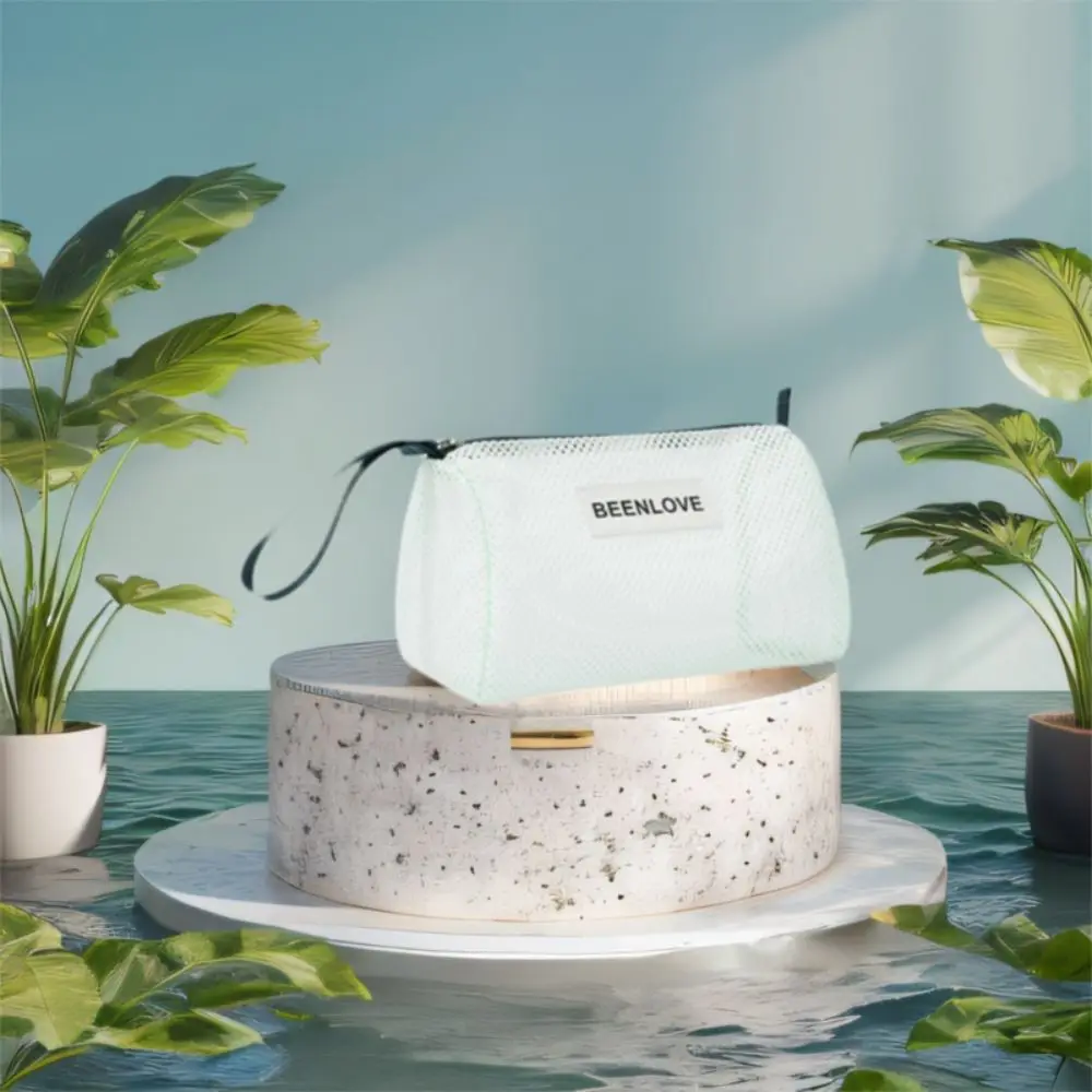 Bolsa de malla de playa de gran capacidad, bolsa de almacenamiento de artículos de tocador ligera y transpirable, bolsa de maquillaje de malla de mano que ahorra espacio para playa