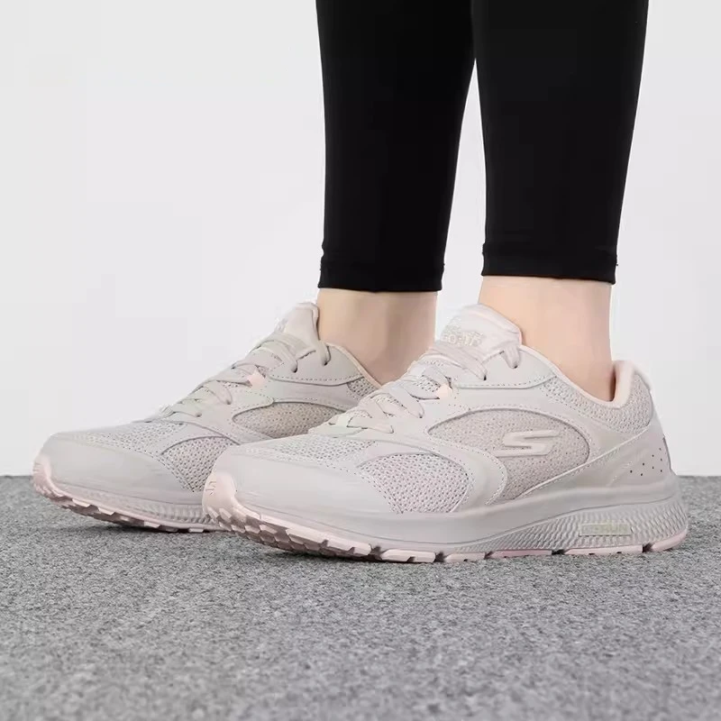 أحذية رياضية نسائية من Skechers أحذية جري كاجوال صيفية شبكية قابلة للتنفس، أحذية ركض خفيفة الوزن ممتصة للصدمات