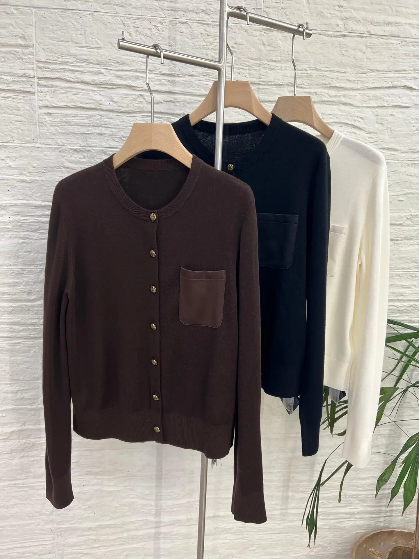 

Women's luxurious round neck merino wool knitted cardigan