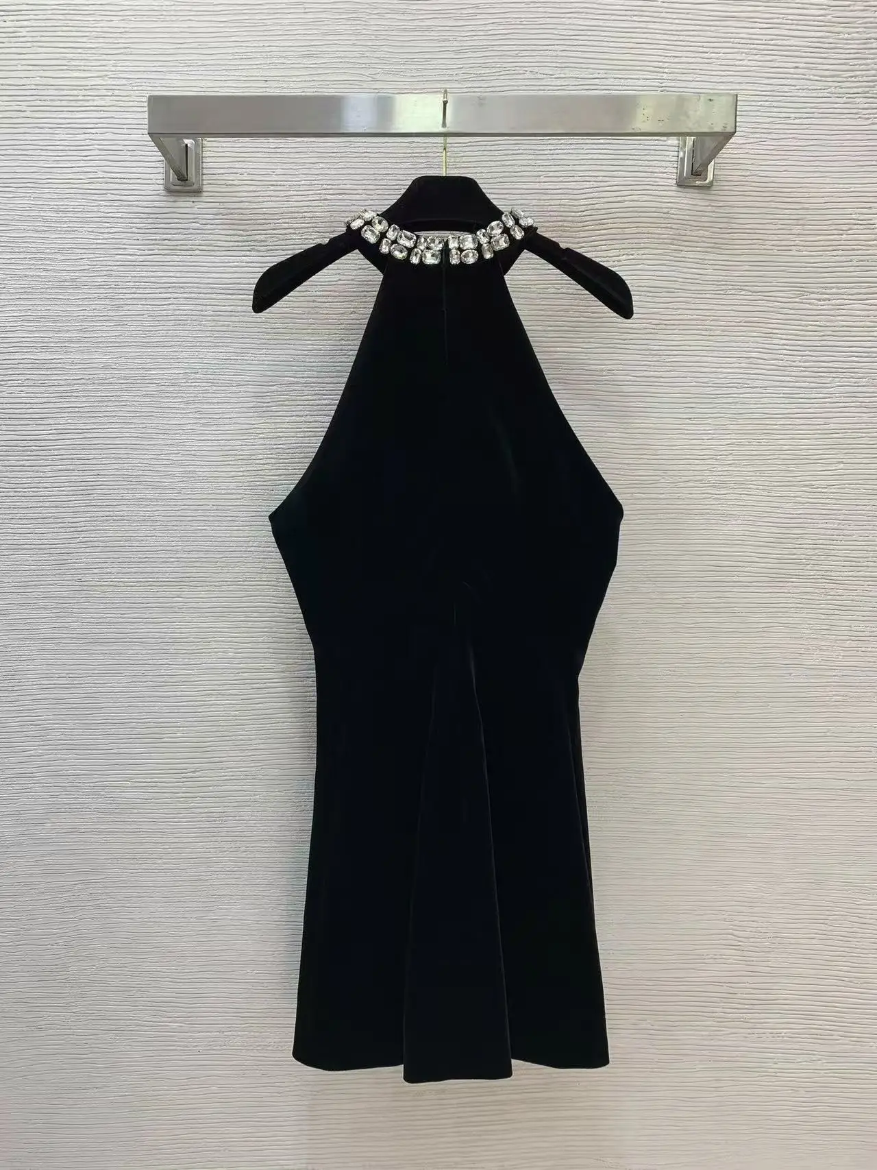 

Luxury casual diamond necklace velvet black dress with a fitted waist, sexy banquet gown with a strapless design, one-piece dres