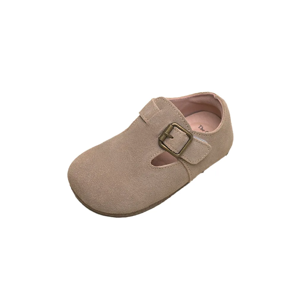 Zapatos de piel auténtica para niño y niña, calzado suave y cálido para interior y jardín de infantes, planos de cuero con hebilla, novedad de otoño e invierno