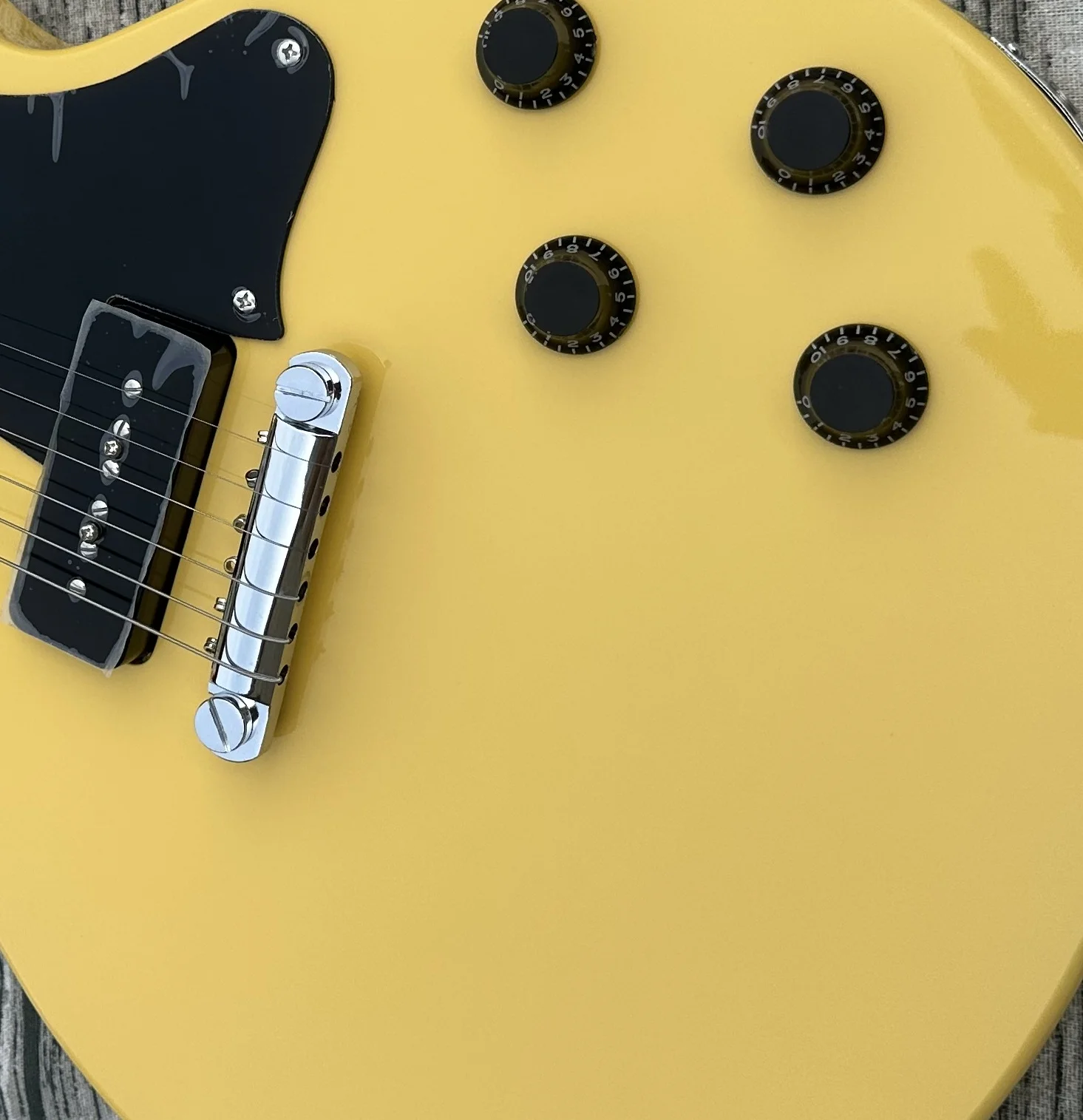 Standard electric guitar, TV yellow, cream yellow, bright, cream white retro tuner, available, lightning package