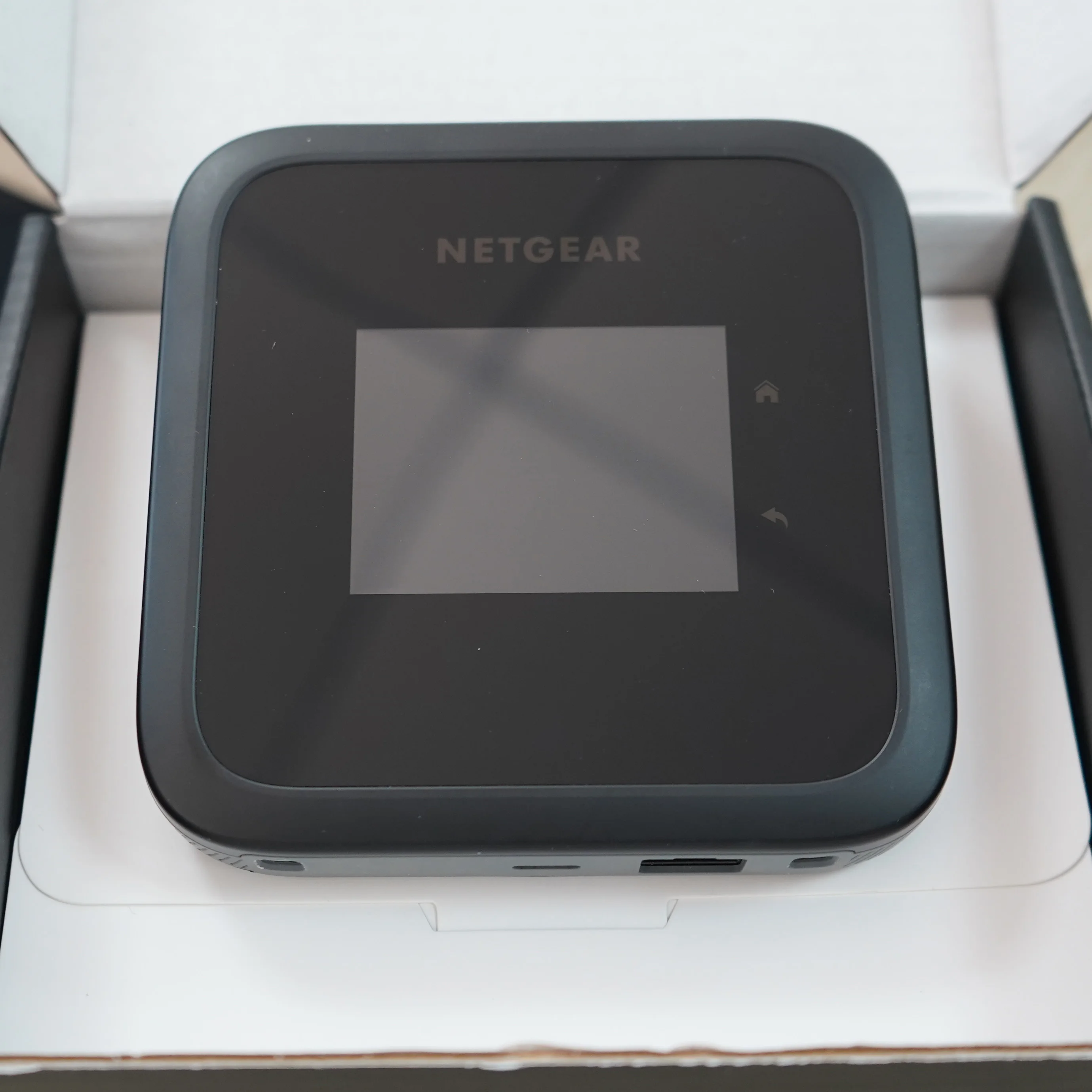 Unlocked Nighthawk M6 MR6110 5G WiFi6 Mobile Router | Australia Version Sub-6 N78 | Portable Wireless Hotspot Like New