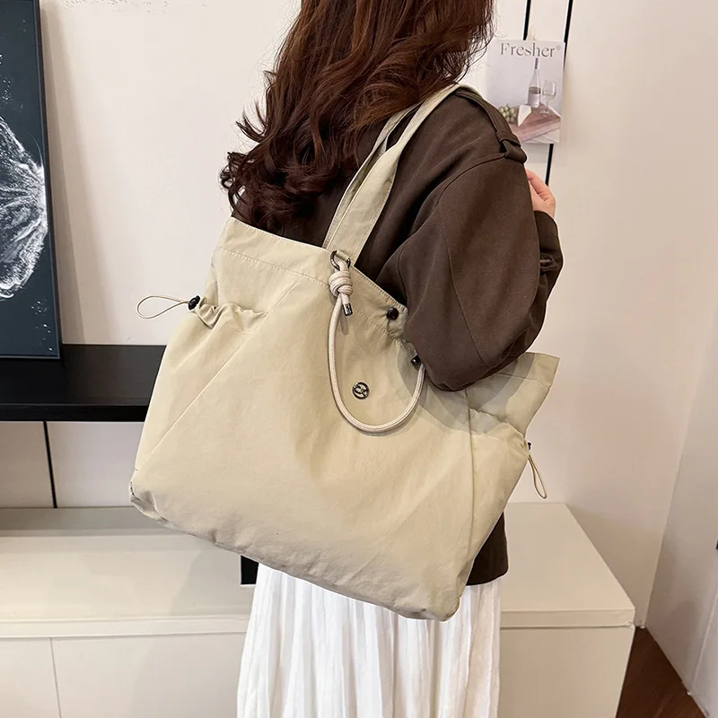 

New Large Capacity Tote Bag Versatile Handbag for Women Commuting Bag Messenger Shoulder Bag Multiple Pockets Mummy Bag