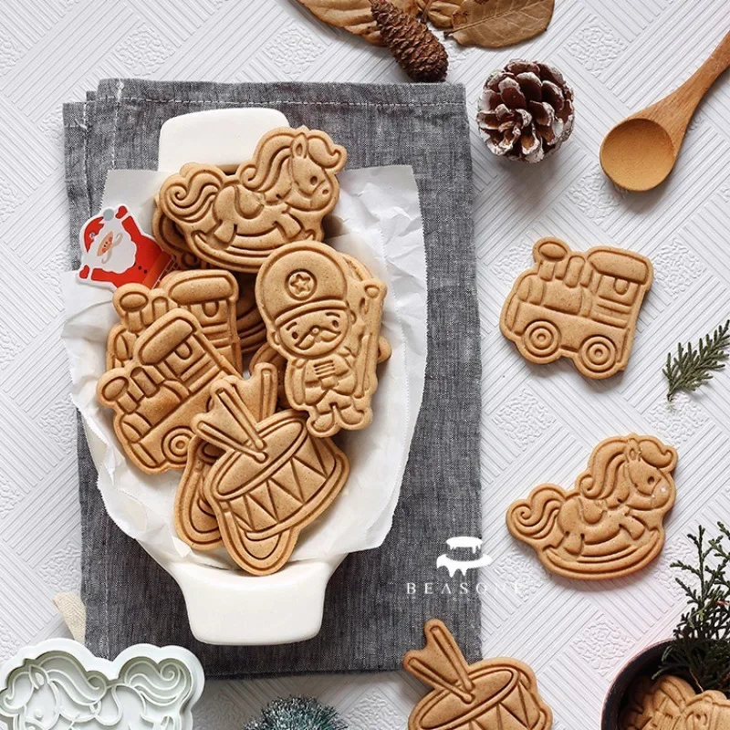 4pcs Fondant Cookie Plunger Cutter 3D Bear Horse Robots Icing Biscuit Candy Mould Press Type Cake Dessert Pastry Baking Mold