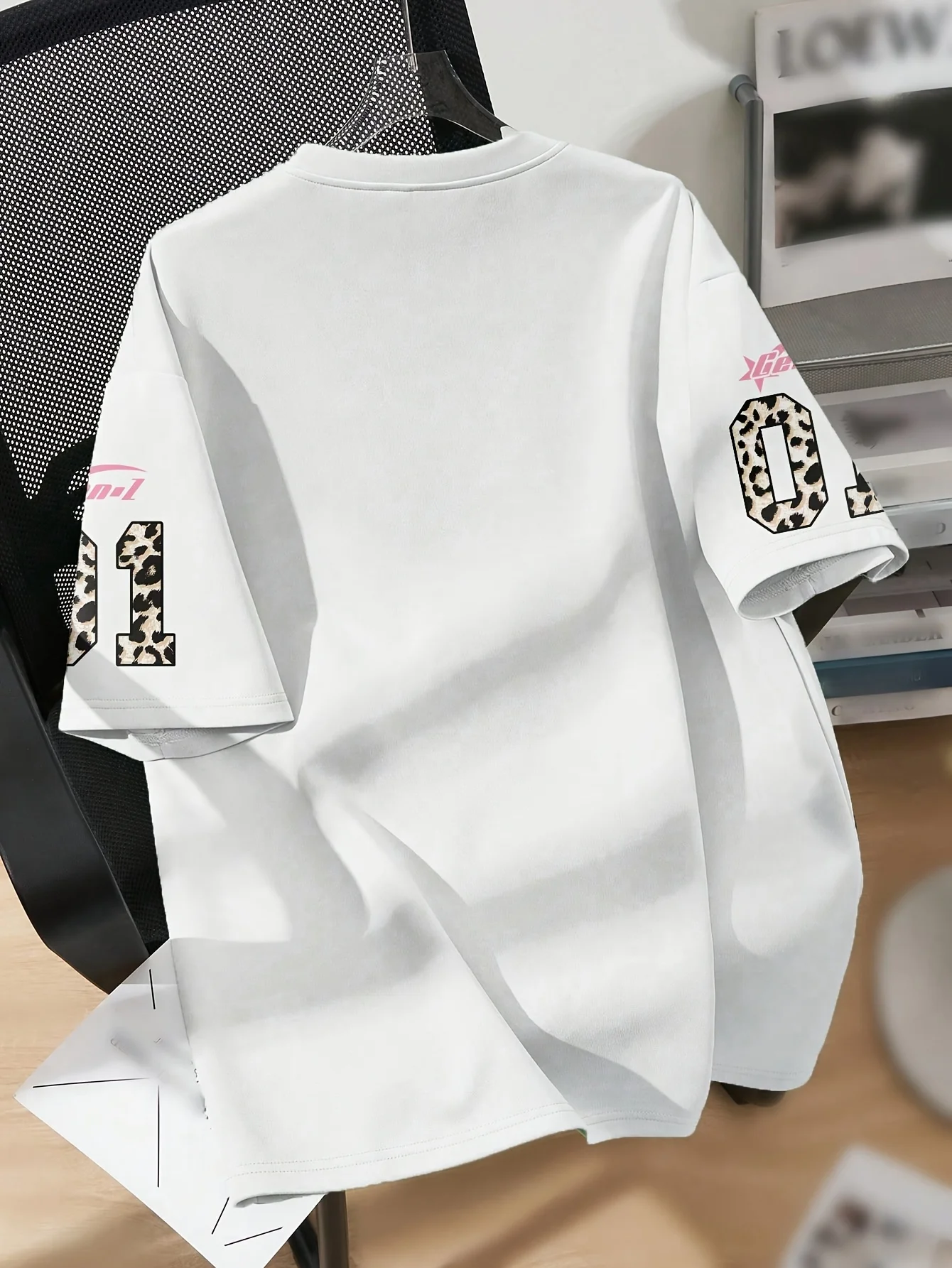 Summer women's T-shirt with digital prints lightweight and breathable suitable for casual sports and outdoor activities