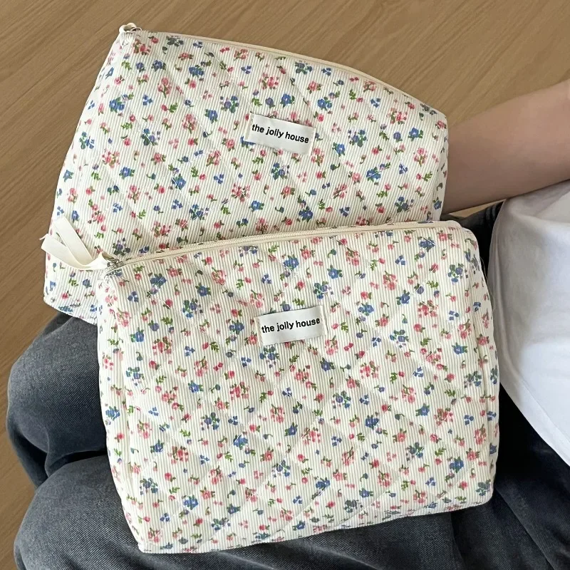 Bolsa de maquiagem acolchoada com flor vintage para mulheres sacola de algodão portátil para armazenamento de cosméticos femininos, organizador de