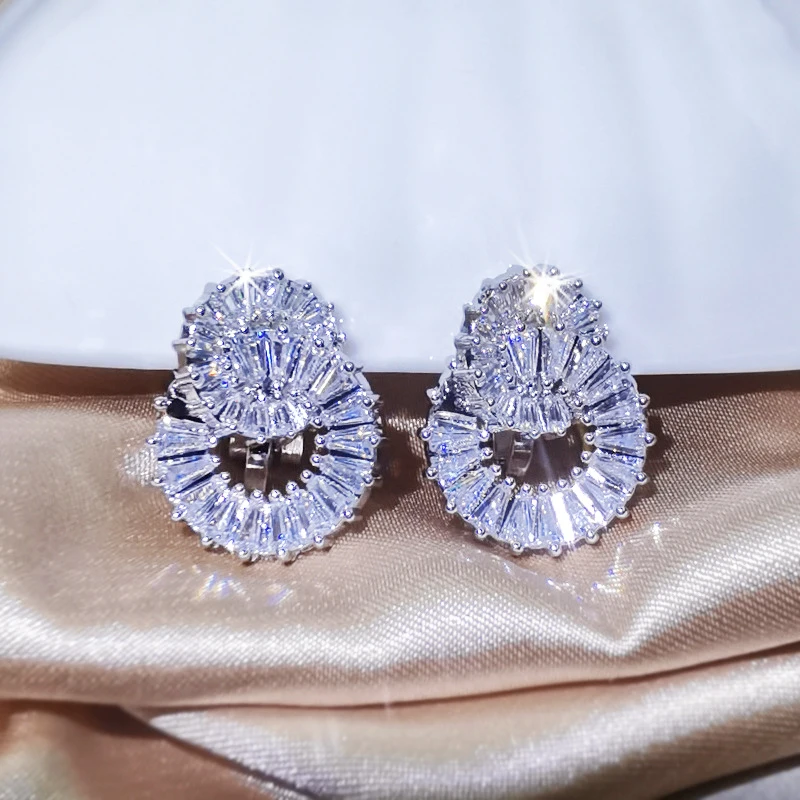 Trendy AAA Baguette Cubic Zirconia Clip on Earrings for Women Fashion Circle Without Piercing Earrings Bridal Wedding Accessorie