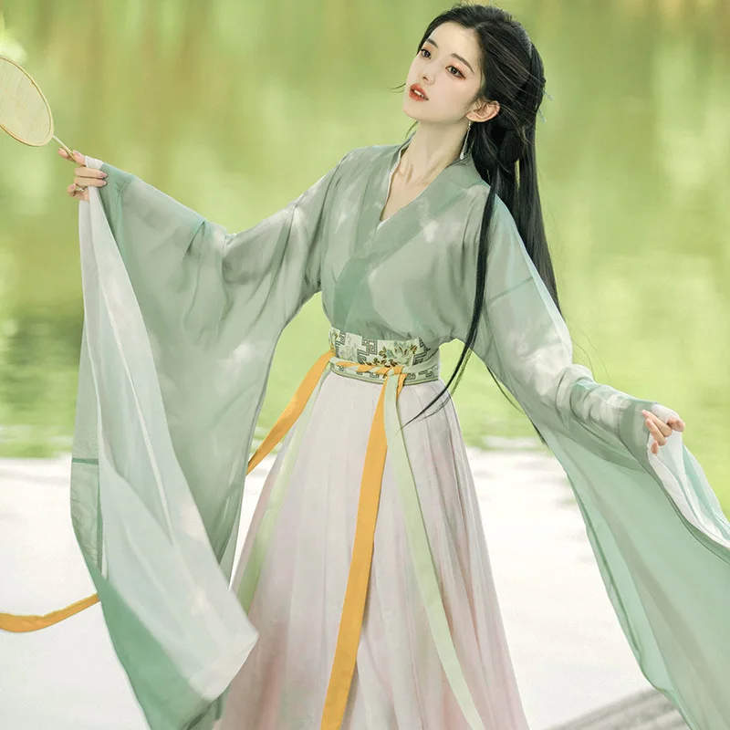 

Original Green Hanfu Dress for Women with Exquisite Cross Collar Placket and Flowing Fairy Skirt in Wei and Jin Dynasty