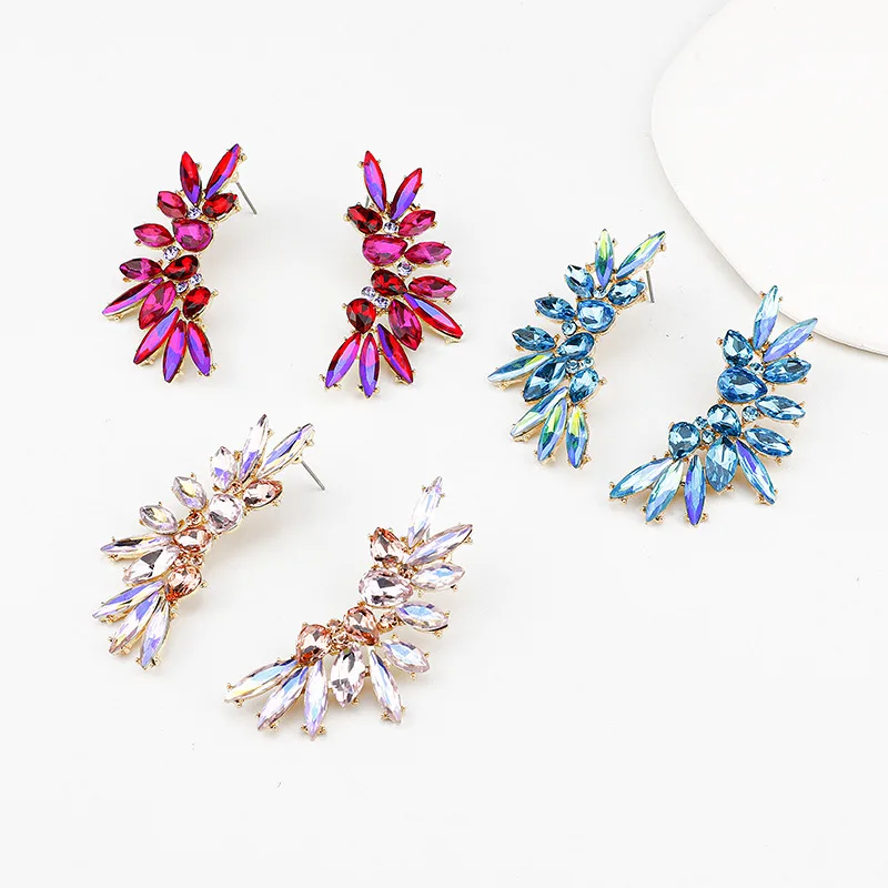 Source Fashion colored diamond leaf stud earrings female exaggerated symmetrical alloy diamond-set earrings jewelry wholesale