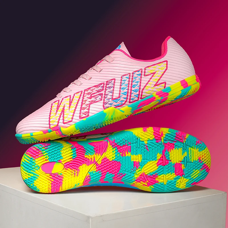 

A pair of children's four-season leather football shoes with studs, wear-resistant football shoes, sizes 31-45，HXH-001-L