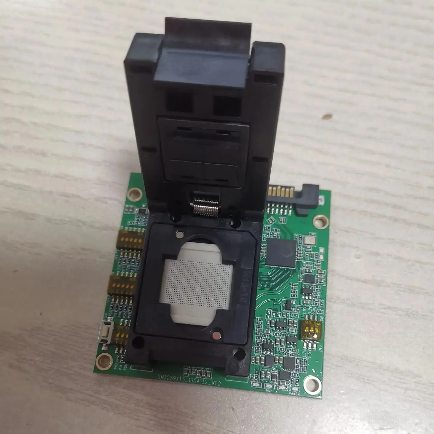 

Стандартный испытательный стенд SM2259XT2-BGA132/BGA152