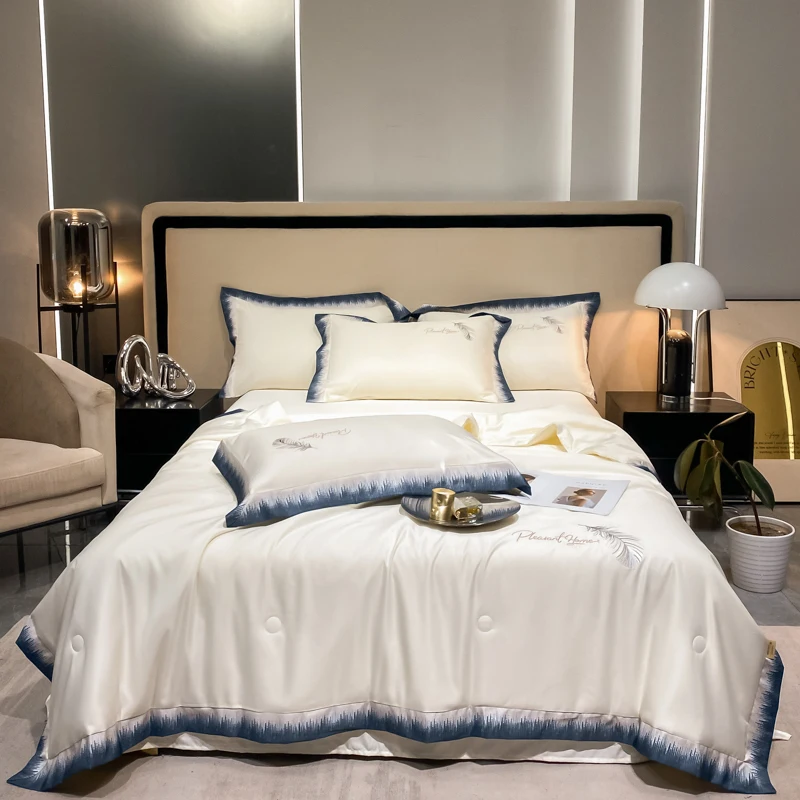 Xia Liang Is Air-conditioned with A Thin Quilt and Two Pillowcases Combined To Create A New Washed Silk Cool Silk Blanket