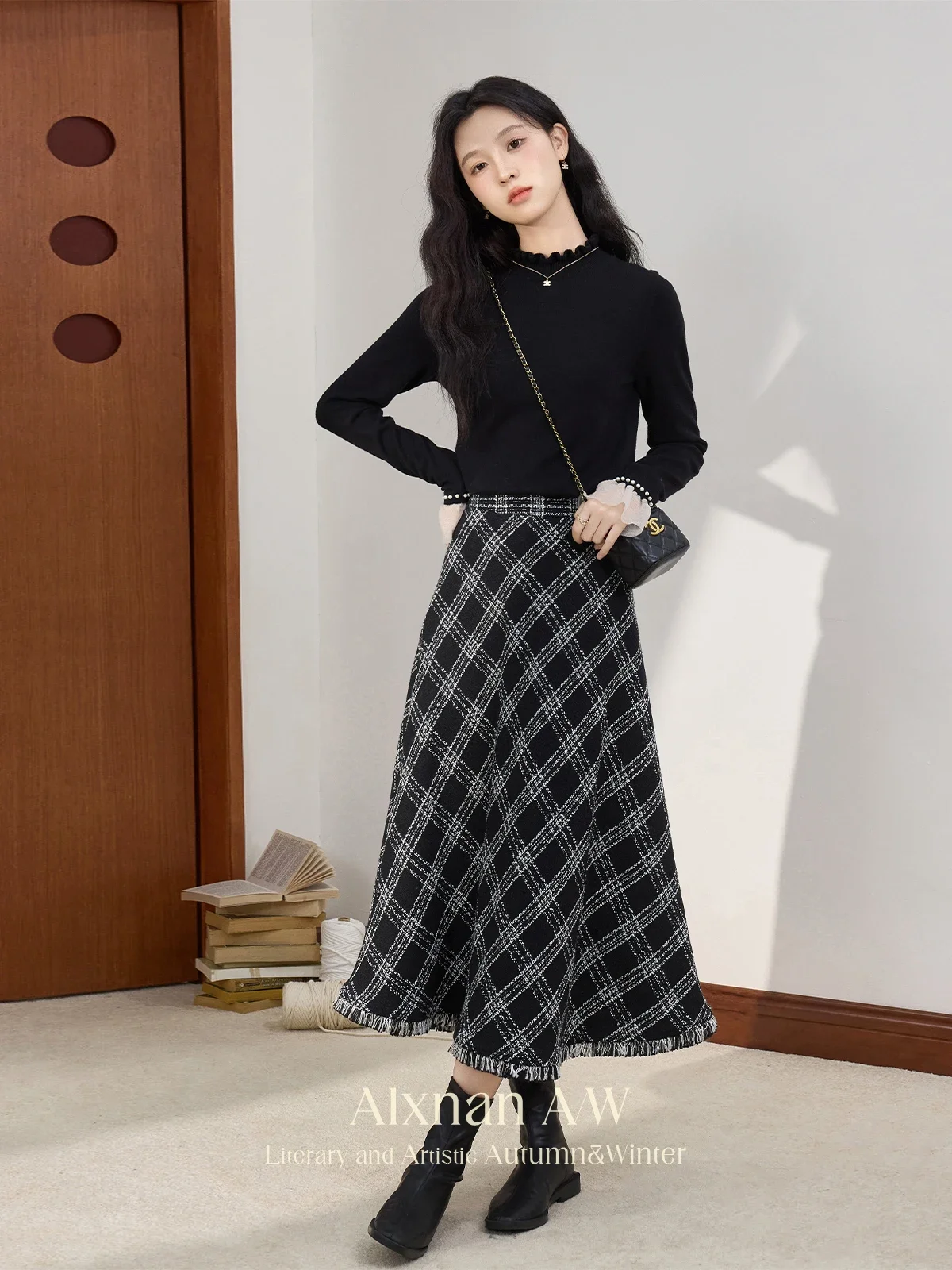 ALXNAN Black White Plaid Skirts for Women Classic Basics A-line High Waist Tassel Hem 2024 Winter Commuter Loose Bottoms L51616