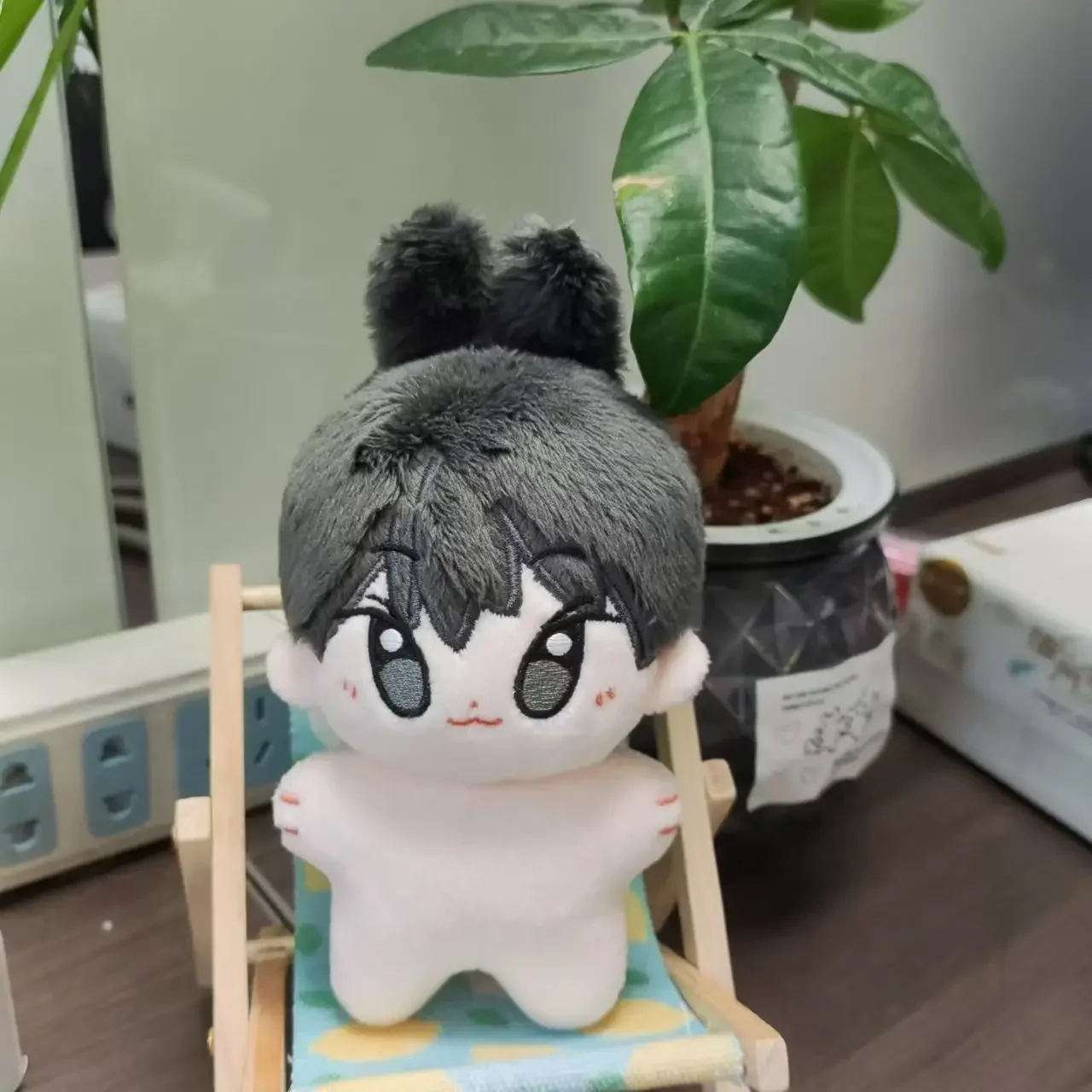 Idol 10 cm DoYoung Cartoon-Plüschpuppe, Schlüsselanhänger, schöner Rucksack, Anhänger, Fans, Geschenke, Sammlung