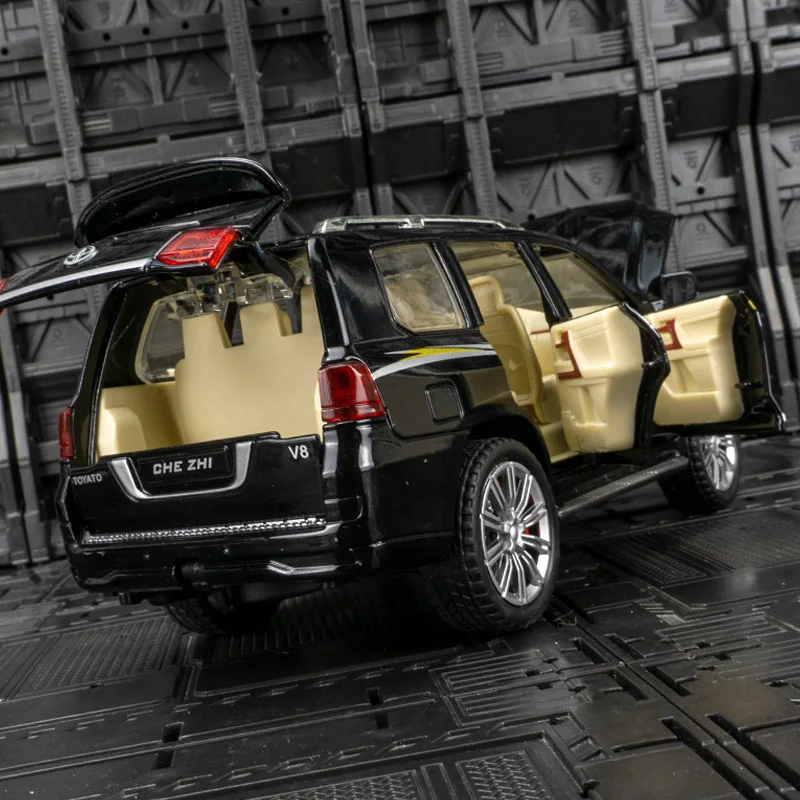 Modelo de vehículo todoterreno de aleación Toyota Land Cruiser 1:24, puertas y capó de motor, el maletero se puede abrir, juguete con amortiguador de dirección