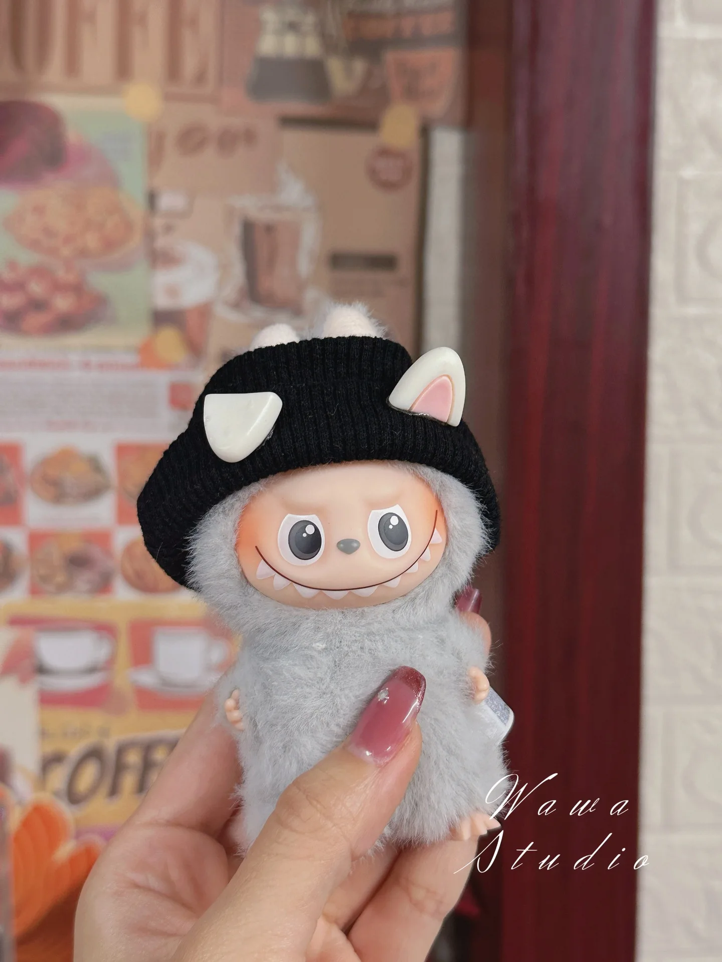 Voor 10.5 cm Mini Labubu 4.0 Pin Voor Liefde Serie Kleding Schattige kat-oor hoed met verschillende decoraties Mode Gift Labubu Ropa