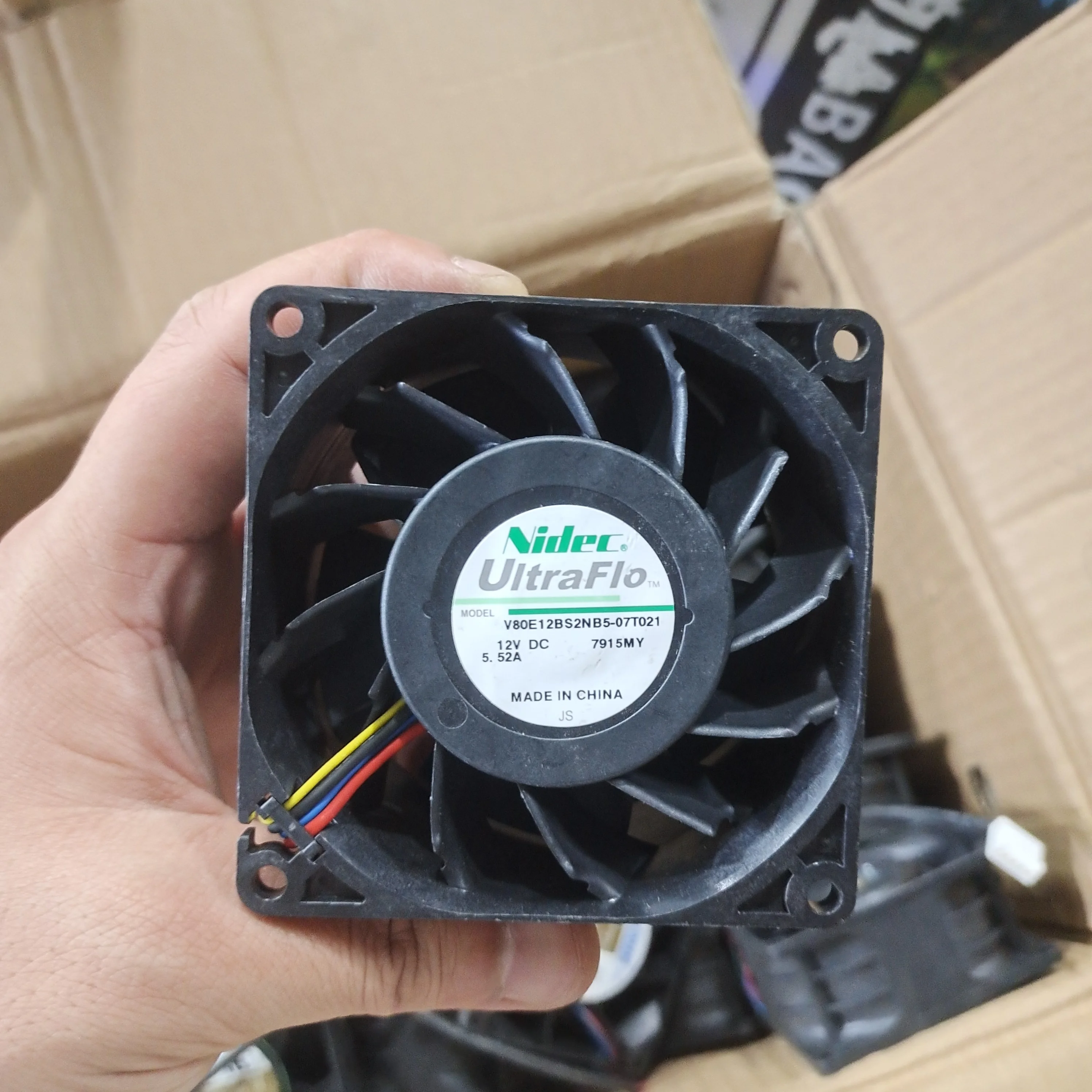 Nidec V80E12BS2NB5-07T021 DC 12V 5.52A 80x80x38mm 4-Wire Server Cooling Fan