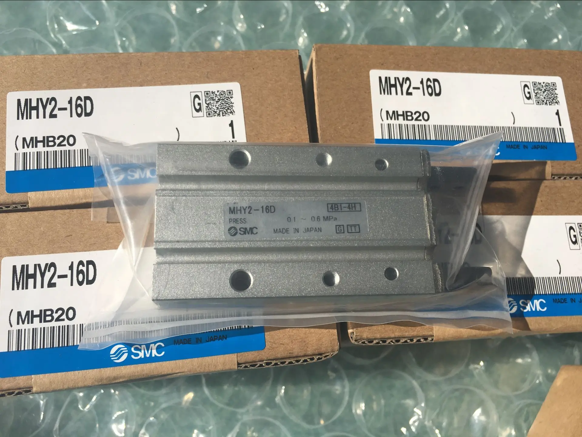

Brand new original Japan pneumatic finger MHY2-10D MHY2-16D MHY2-20D MHY2-25D