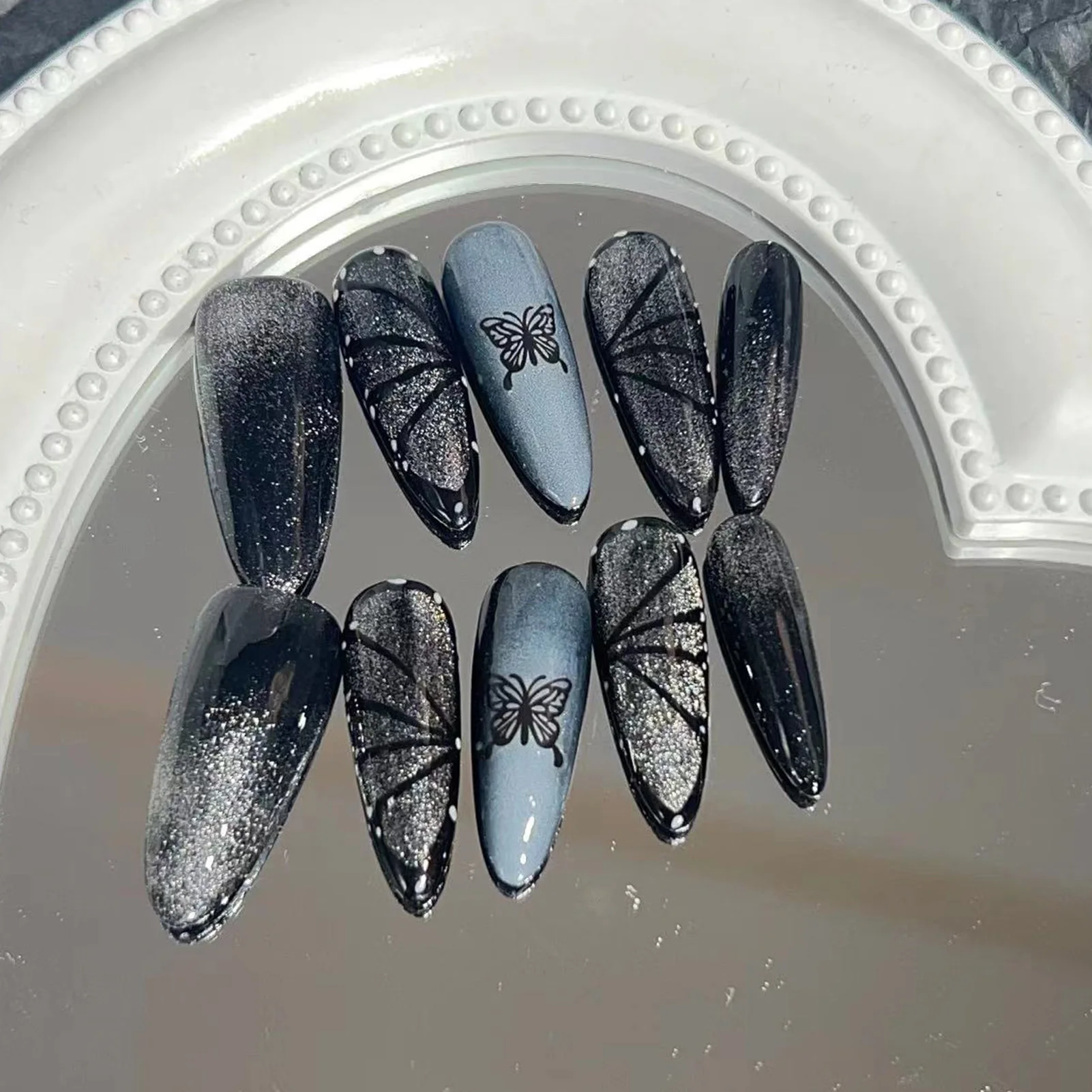 10pcs Cat-Eyes Butterfly False Nails Handcrafted 3D Hand-Painted Sweet Cool Style for Women Party Music Festival Fashion