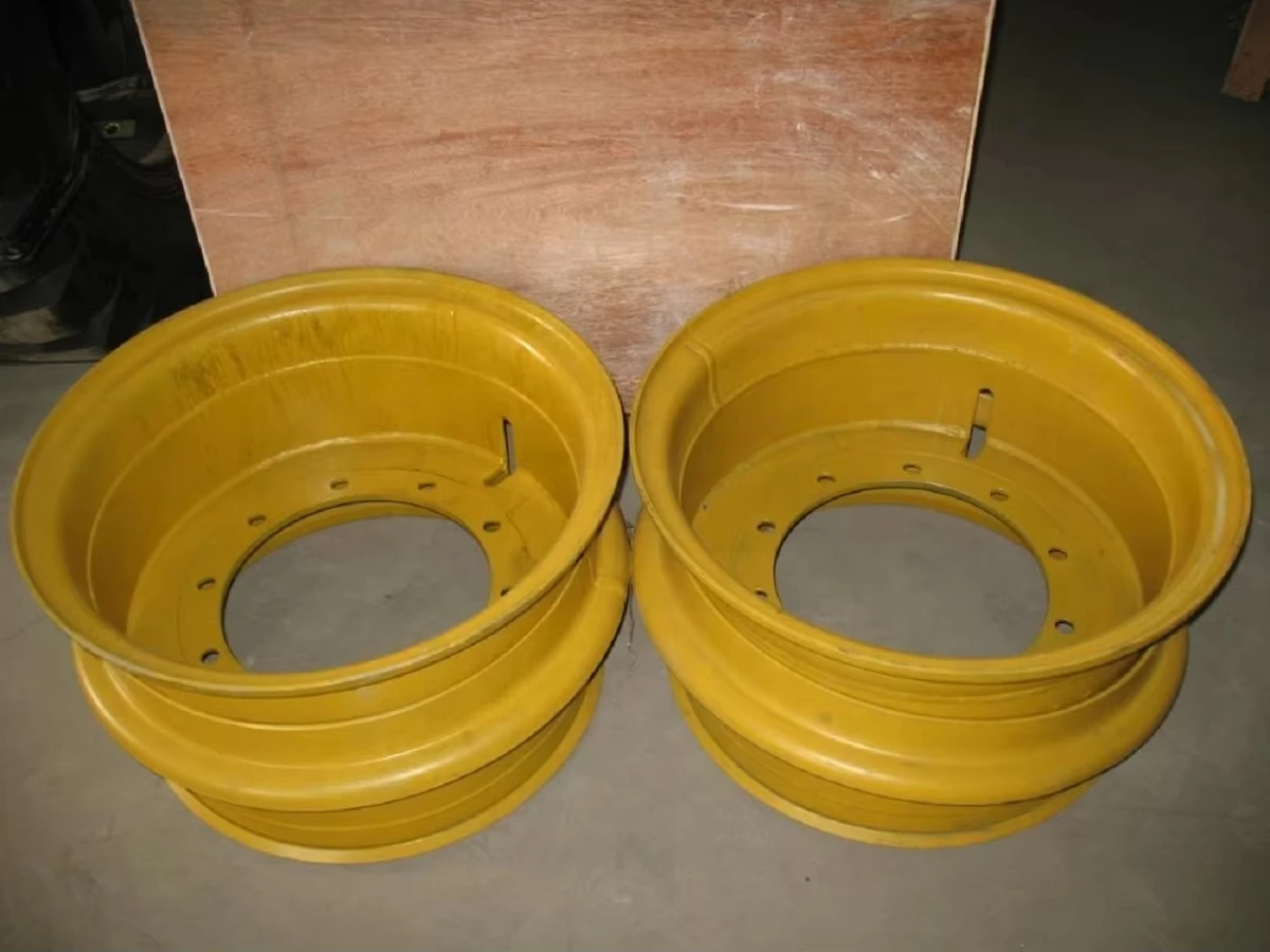 Suku cadang Wheel Loader TLF berkualitas tinggi untuk LG936 tingkat tinggi 4190000413 velg