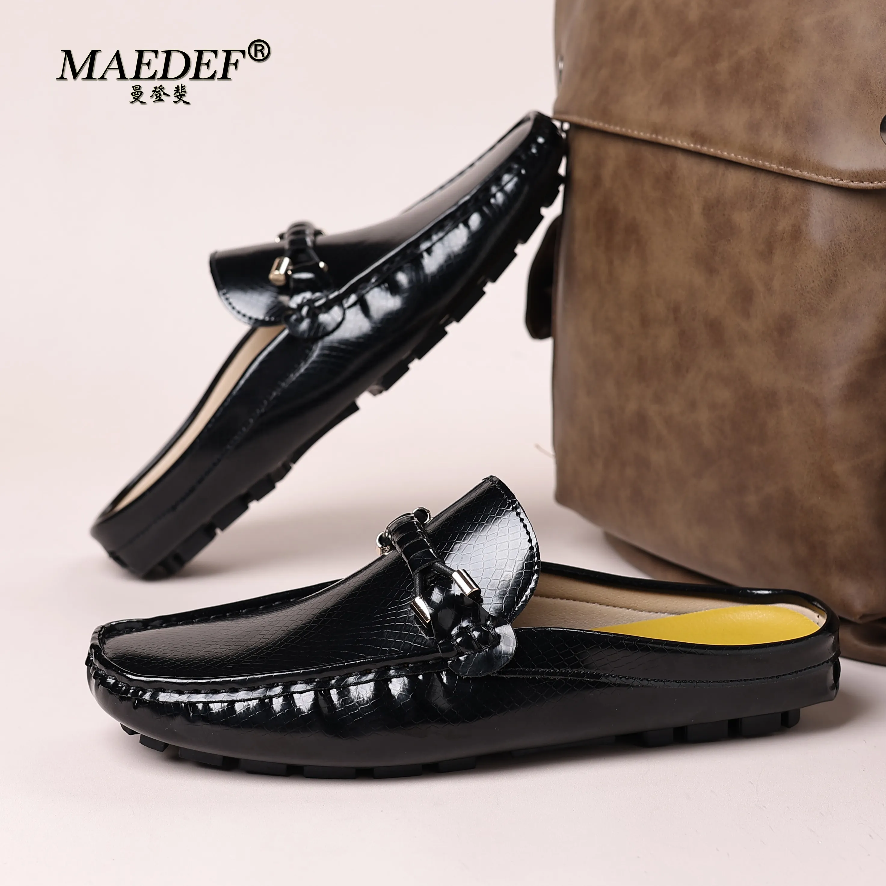 2026 Men's Summer Lazy Shoes Slip-on Loafers Soft Leather Slippers High Quality Flats Walking Shoes Casual Loafers Half Shoes