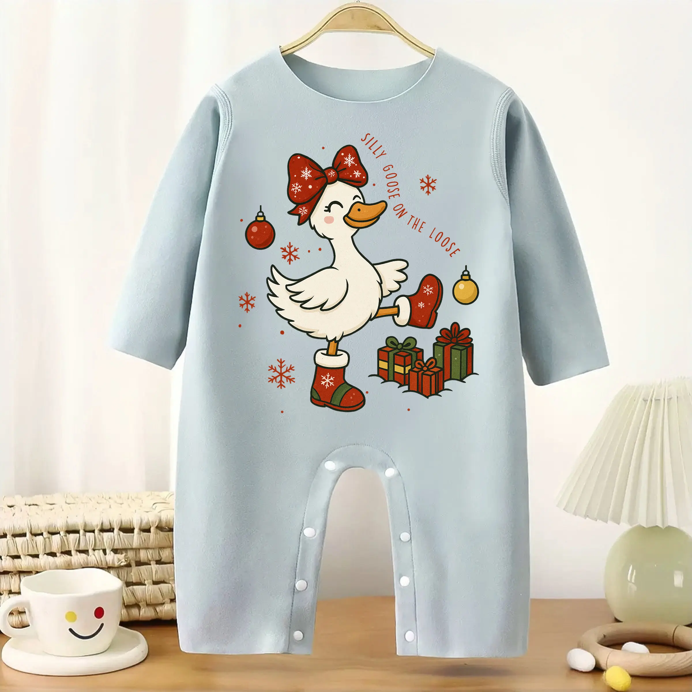 MINISO Jumpsuit Bayi Natal Pertama Motif Bebek Santa, Tebal, Lengan Panjang, Menjaga Kehangatan untuk Tinggi Badan 60-90CM, Pakaian Bayi