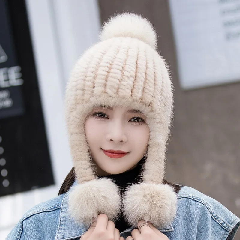 A thick warm and cute fur hat for women in autumn winter fashionable