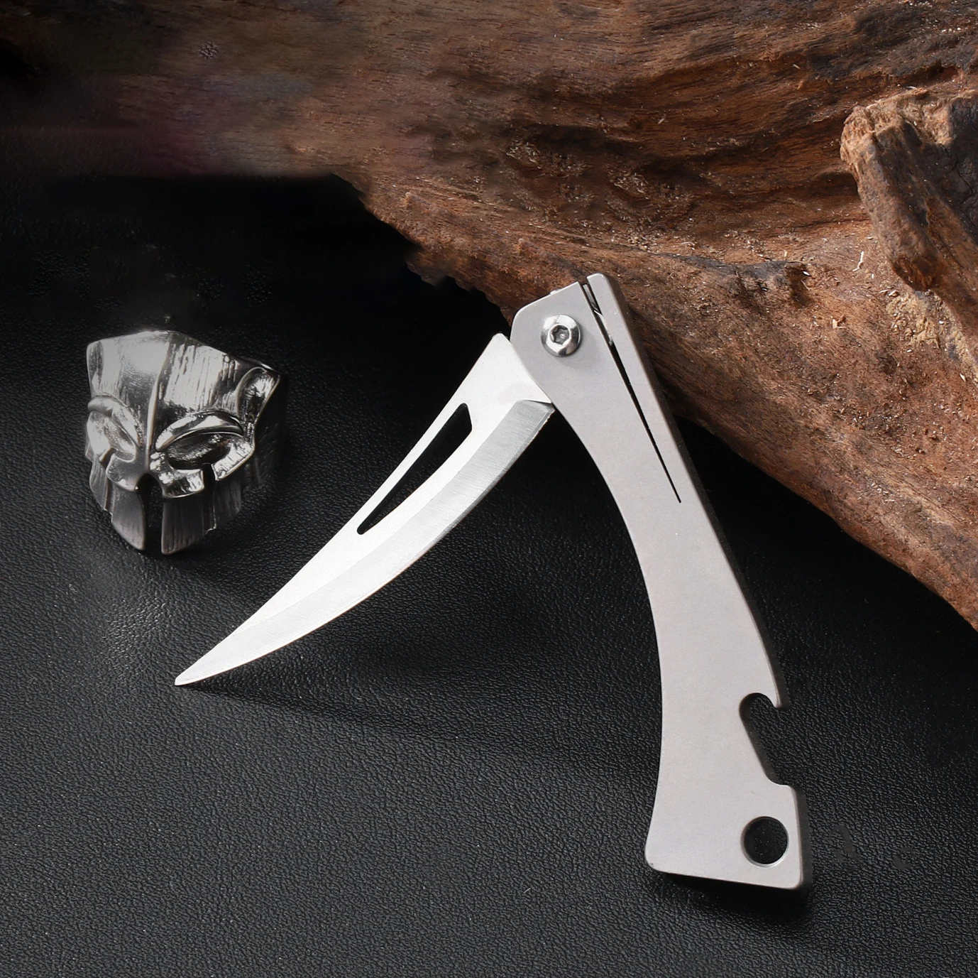 Mini Folding Knife Corkscrew Titanium alloy Knife Portable Pocket Knife Knife-edge Fruit Knife EDC Portable Emergency Tool