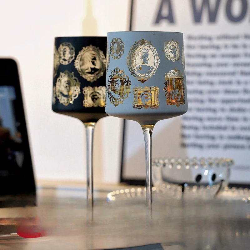 Household red Baijiu grapes, exquisite glass, high-value foreign wine