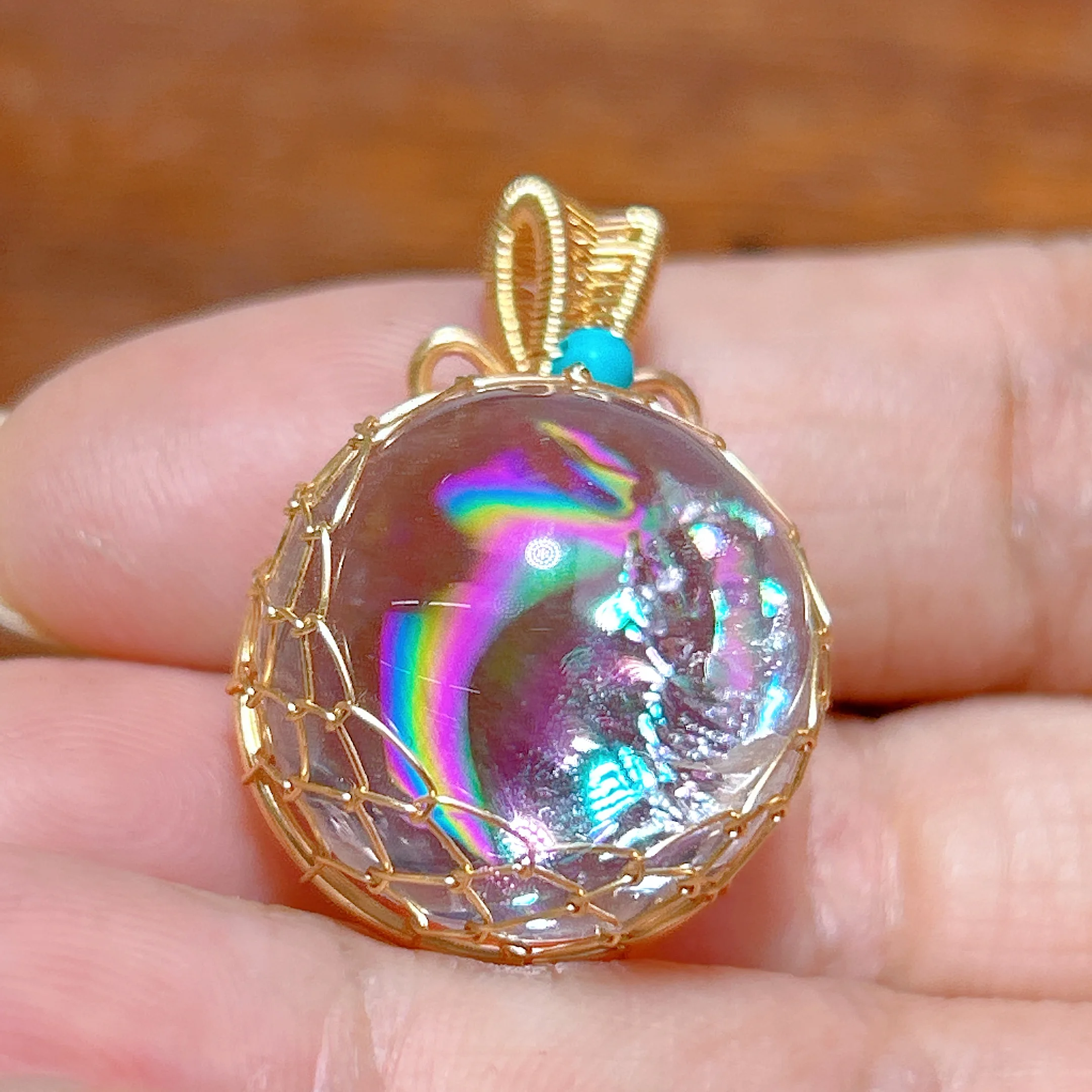 

Natural Crystals Clear Quartz Rainbow Sphere Pendent Wowen Wire Cloth Gemstones Women Men Jewelry Energy Mineral Ore Gift