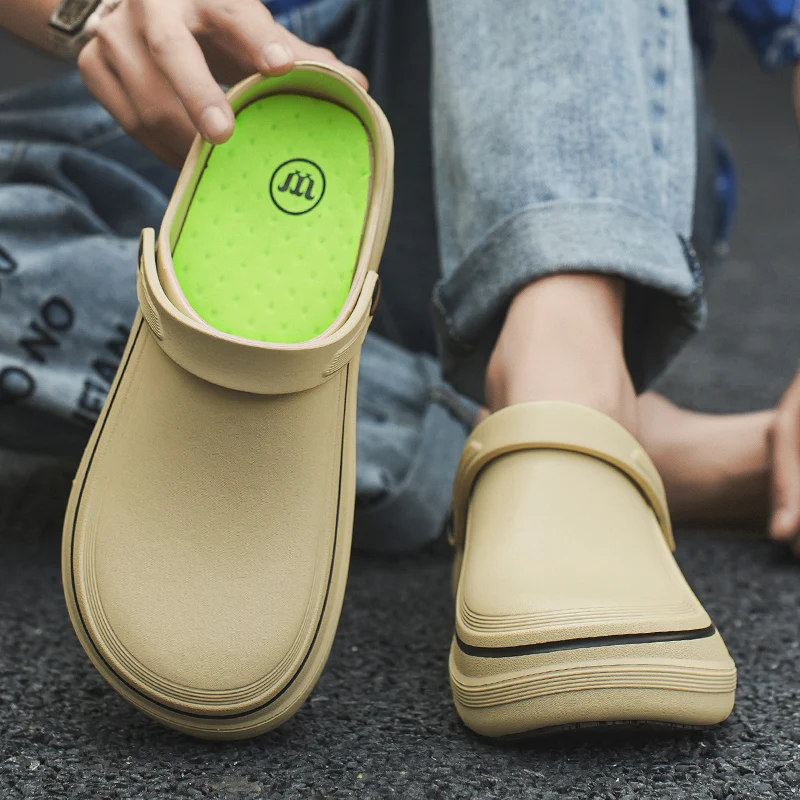 High Quality Oil-proof Chef Shoes Mens Slip-on EVA Waterproof Non-Slip Shoes New Man Slip-on Outdoor Sandals Men Beach Slides