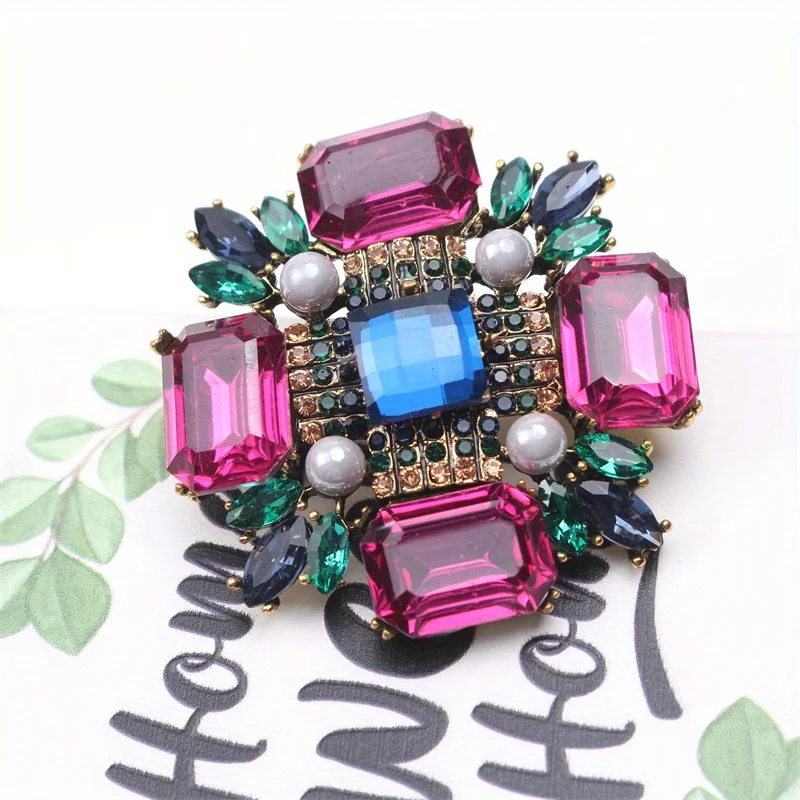 Upscale Vintage Classic Court Style Geometric Rhinestone Brooch Fashion Coat Suit Pin with Accessories