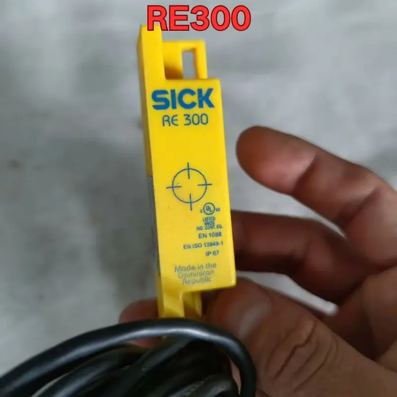 Second-hand SICK RE300-DA03P sensor function test is normal Latest Pricing for 2026
